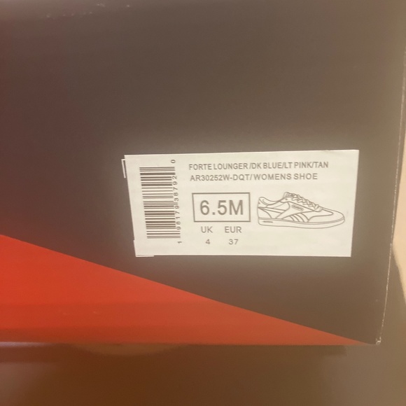 Reebok woman’s Sneaker 6.5 (navy blue,light pink,tan) - Picture 7 of 12